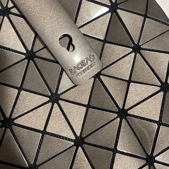 Geometric Pattern tote - Picture 2 of 5